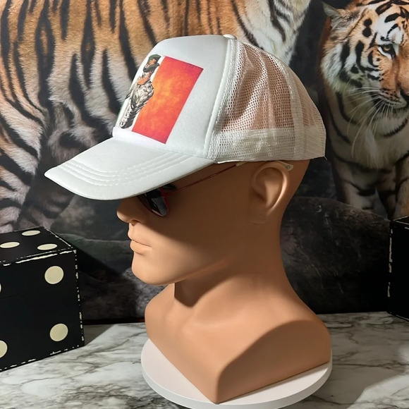 CUSTOM DESIGNED FIGHTING IRISHMAN UNISEX TRUCKER HAT. - Picture 5 of 6